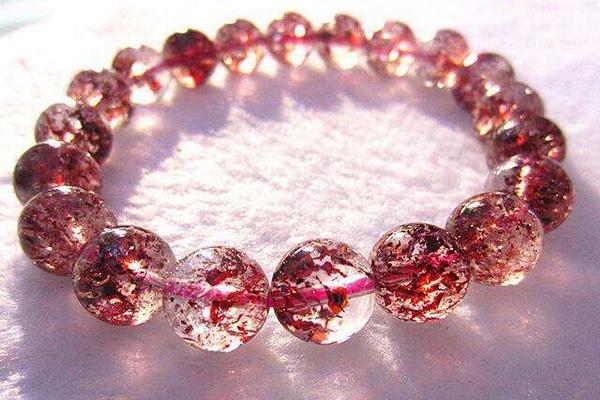 什么人不適合帶草莓晶 草莓晶真的會招桃花嗎