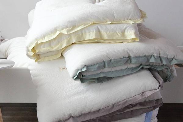 大豆纖維被能水洗嗎 大豆纖維被和蠶絲被哪個(gè)好