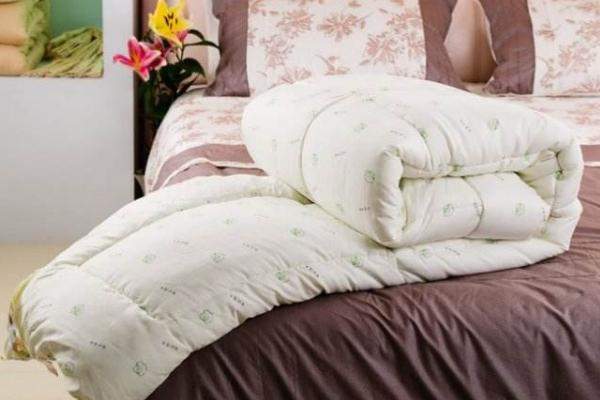 大豆纖維被能水洗嗎 大豆纖維被和蠶絲被哪個(gè)好