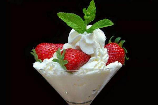草莓冰淇淋的制作方法 什么草莓品種最好