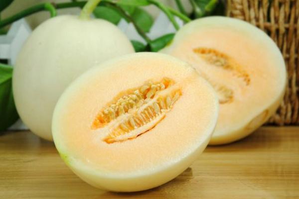 香蕉和香瓜能一起吃嗎 西瓜和香瓜能一起吃嗎