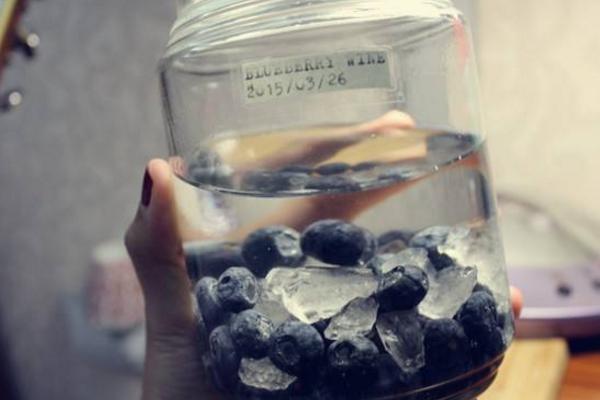 藍(lán)莓酒的功效與作用及禁忌 藍(lán)莓酒的制作方法