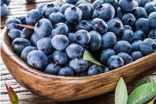 藍莓要剝皮嗎 藍莓連皮一起吃嗎