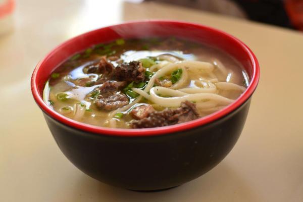 土雞米線的做法和配方 一碗土雞米線的利潤有多少