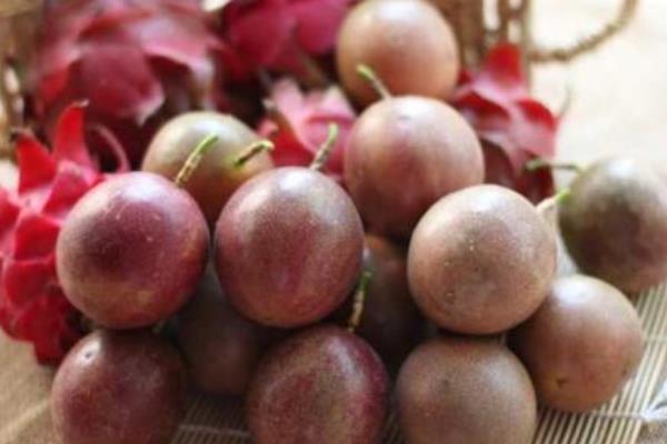 百香果和雞蛋果的區別是什么 百香果的營養價值