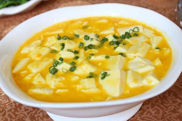 蟹黃豆腐怎么做好吃又簡單 蟹黃豆腐家常做法大全