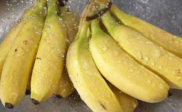 香蕉皮黑了還能吃嗎 香蕉皮為什么會(huì)變黑