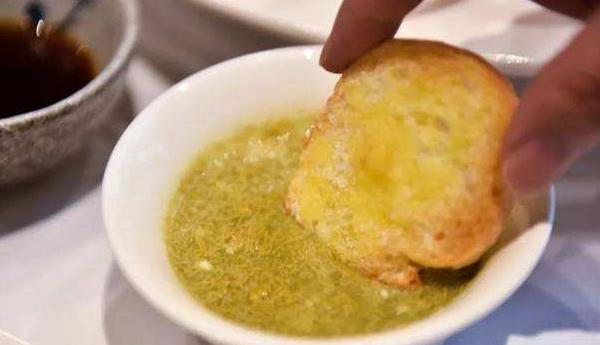 蟹黃醬怎么吃 蟹黃醬搭什么好吃