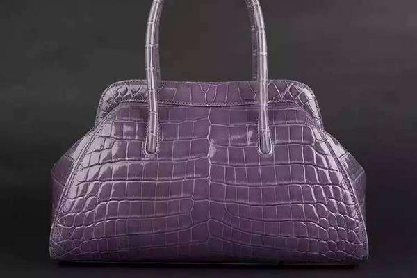 鱷魚皮包真假如何鑒定 鱷魚皮包怎么保養