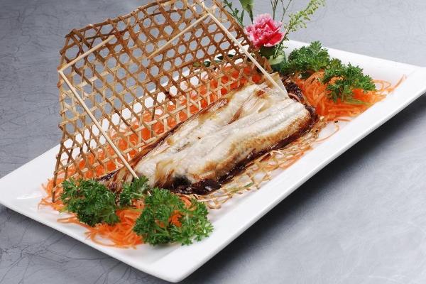 什么人不適合吃鰻魚 鰻魚有刺嗎