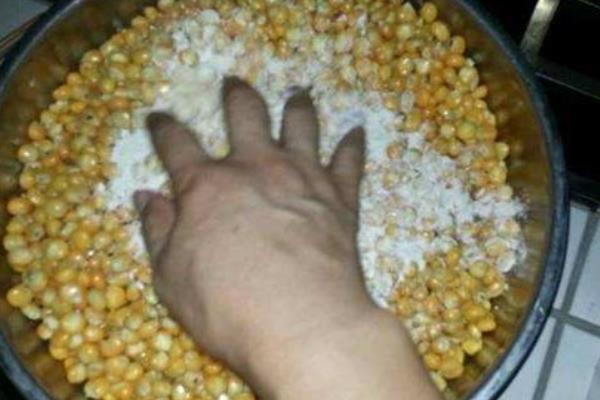 怎么用玉米釣草魚 釣草魚用什么打窩好 釣草魚怎么調漂