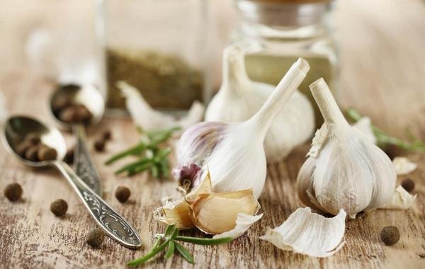 大蒜治痔瘡嗎 大蒜治腳氣嗎 大蒜能殺死真菌嗎