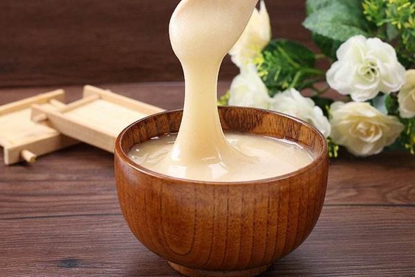 油菜花蜂蜜的作用與功效及禁忌 油菜花蜂蜜市場價格多少錢一斤