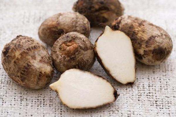 酸芋頭梗的腌制方法 減肥能吃芋頭嗎