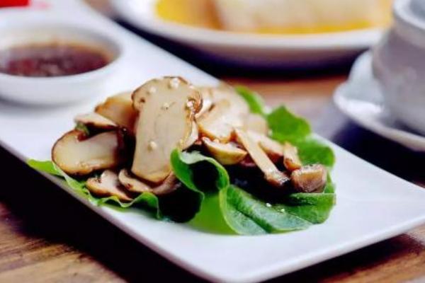 青椒松茸怎么做好吃又簡單 青椒松茸家常做法大全