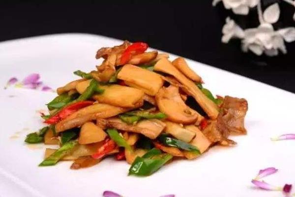 青椒松茸怎么做好吃又簡單 青椒松茸家常做法大全