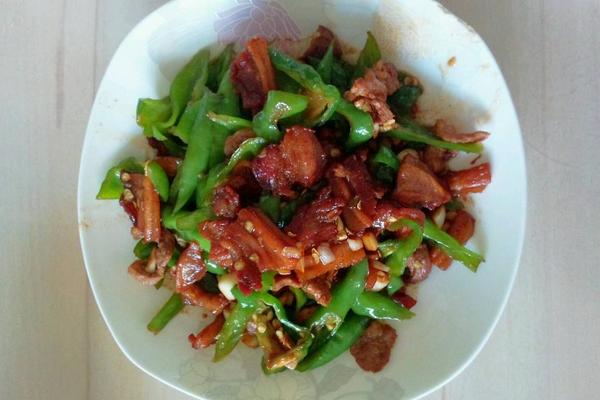 青椒炒肉怎么做好吃又簡單 青椒炒肉家常做法大全