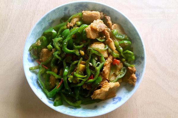 青椒炒肉怎么做好吃又簡單 青椒炒肉家常做法大全