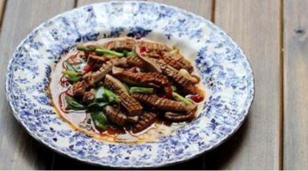 青椒炒腰花怎么做好吃又簡單 青椒炒腰花家常做法大全