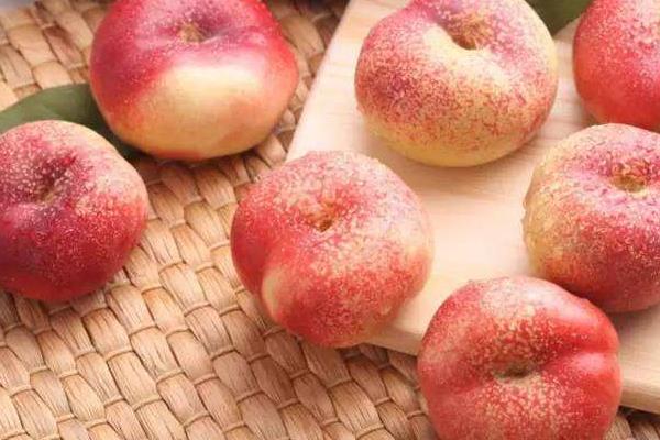 扁的桃子是什么品種 扁桃子叫什么名字