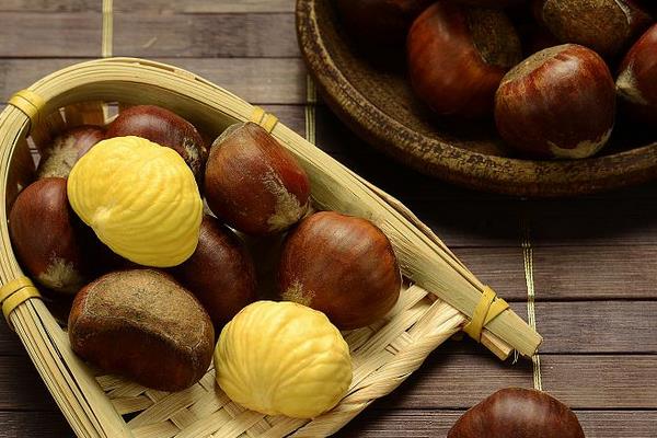 板栗煮多久才熟 板栗如何快速去殼