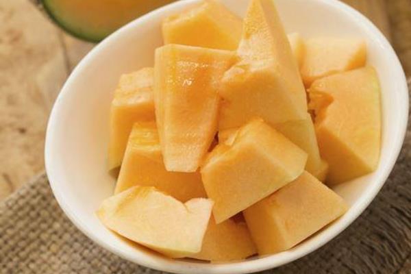 哈密瓜怎么擺盤好看(圖解) 哈密瓜簡單好看的擺盤方法