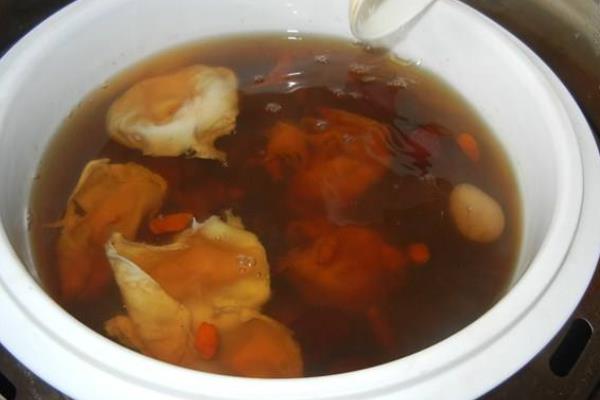 紅棗燉花膠功效和作用 紅棗燉花膠做法