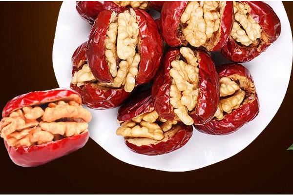 紅棗夾核桃的功效與作用 紅棗夾核桃市場價格多少錢一斤