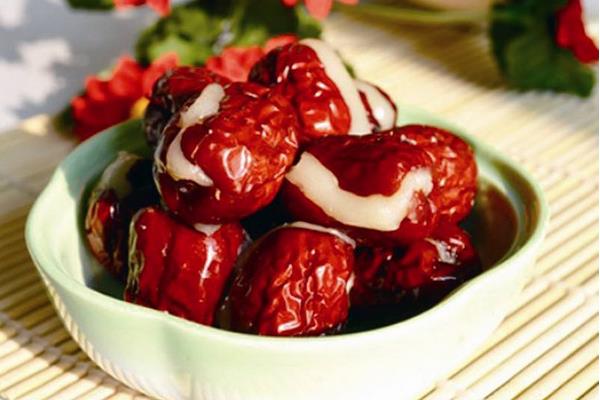 紅棗蒸著吃有什么功效 男人吃棗有什么好處