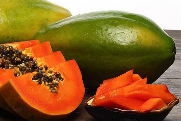 木瓜和蝦可以一起吃嗎 木瓜和酸奶能一起吃嗎