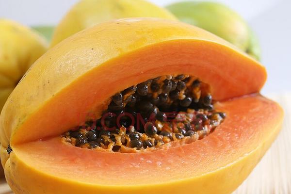 怎么判斷木瓜熟沒熟 木瓜熟了是什么顏色的