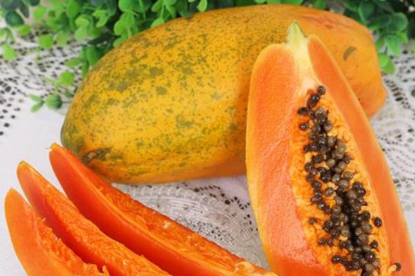 怎么判斷木瓜熟沒熟 木瓜熟了是什么顏色的