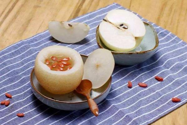 蒸梨子治咳嗽的做法 蒸梨要蒸多長時間最好
