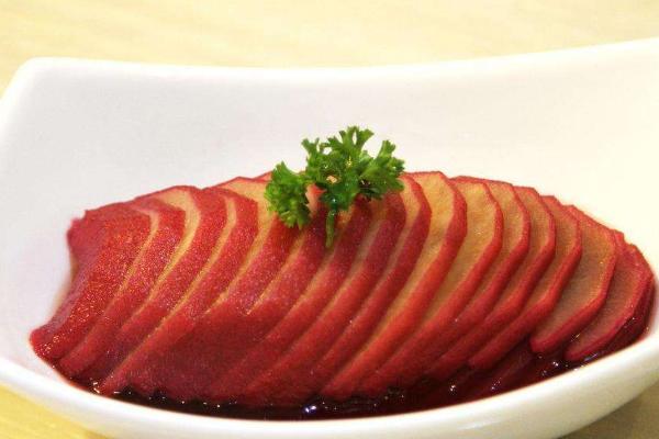 紅酒雪梨的正宗做法 紅酒雪梨用什么紅酒