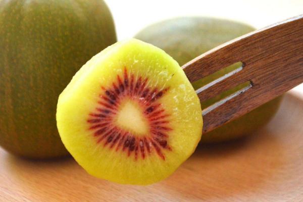 紅心獼猴桃的功效與作用及禁忌 紅心獼猴桃的營養(yǎng)價(jià)值