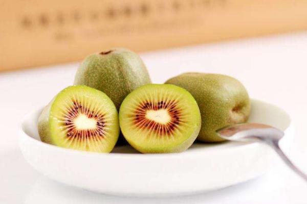 紅心獼猴桃的功效與作用及禁忌 紅心獼猴桃的營養(yǎng)價(jià)值