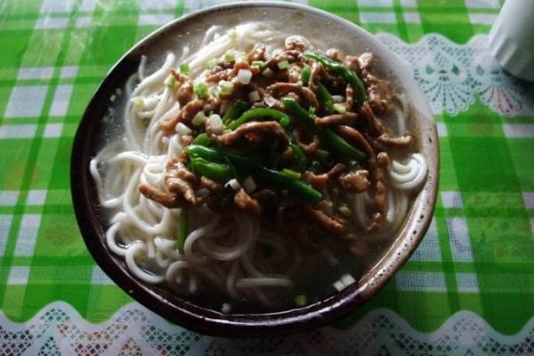 青椒肉絲面怎么做好吃又簡單 青椒肉絲面家常做法大全