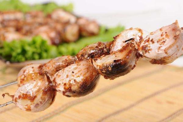 燒烤大蒜怎么烤 烤大蒜的功效與作用 烤大蒜致癌嗎
