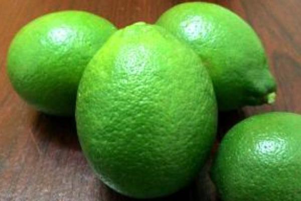 青檸檬市場價格多少錢一斤 青檸檬變黃了還能吃嗎