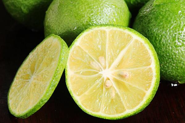 青檸檬市場價格多少錢一斤 青檸檬變黃了還能吃嗎