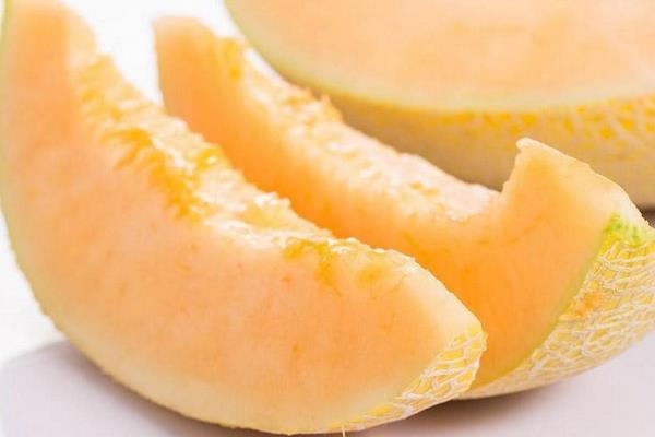 黃皮哈密瓜叫什么名字 黃皮哈密瓜怎么挑選