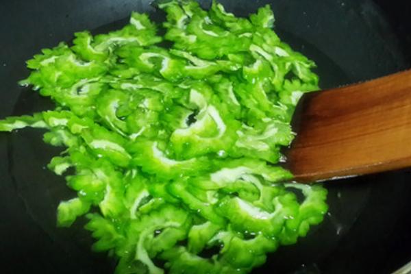 苦瓜老了還能吃嗎 苦瓜越老越苦嗎