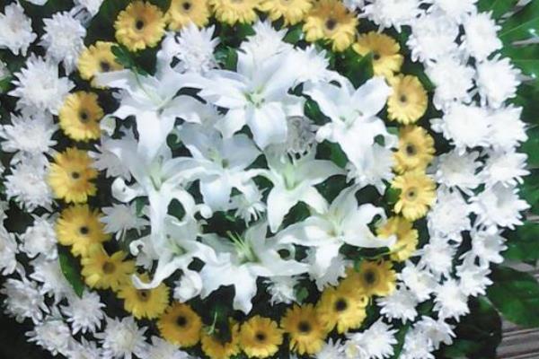 夢見花圈是什么意思 女人夢到死人花圈有什么預兆