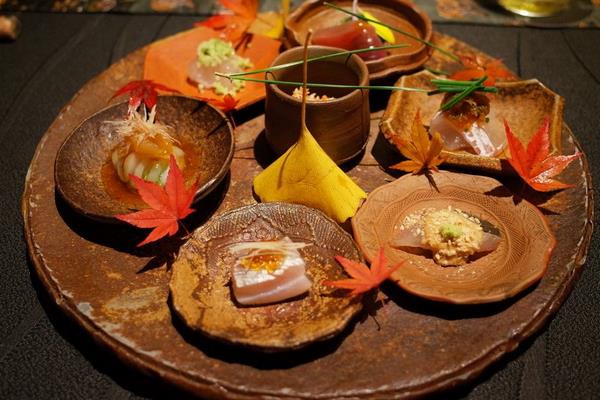 夢見吃大餐是什么意思 夢到和一群人吃很豐盛的大餐有什么預兆