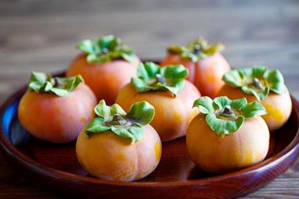 蝦和柿子能一起吃嗎 柿子的食用禁忌