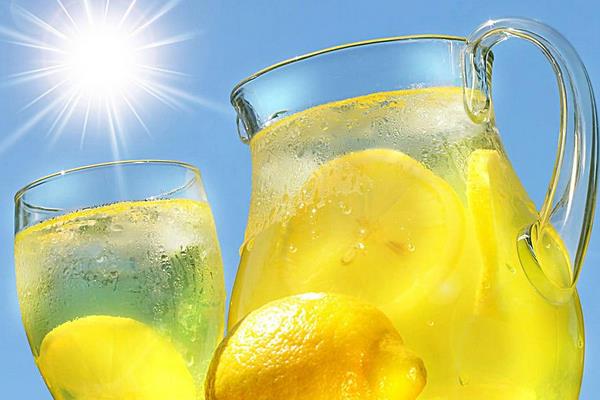 檸檬茶的功效與作用及禁忌 喝檸檬茶有什么好處