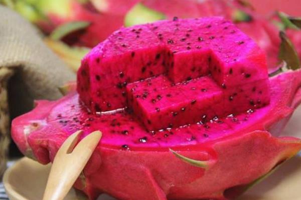 七個月、八個月寶寶可以吃火龍果嗎 每天都吃火龍果好嗎