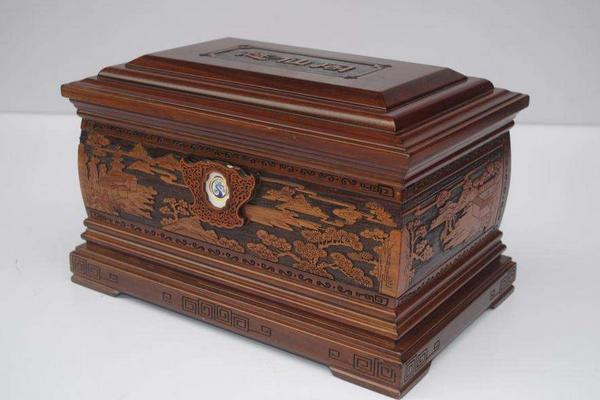 夢見骨灰盒是什么意思 夢到別人抱著骨灰盒有什么預(yù)兆