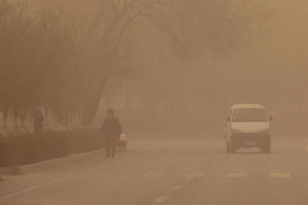 夢見沙塵暴是什么意思 女人夢到沙塵暴但是躲開了有什么預兆