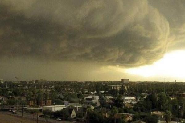 夢見沙塵暴是什么意思 女人夢到沙塵暴但是躲開了有什么預兆